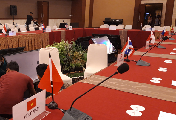 sewa mic delegate di yogyakarta